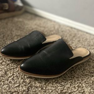 Women’s flat mules